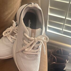 allbirds Stone White Knit Low-Top Sneakers with Tan Tongue Accent